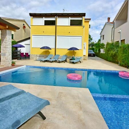 Apartments House Anna For Max 13 Persons In Porec, Pet Friendly Buitenkant foto