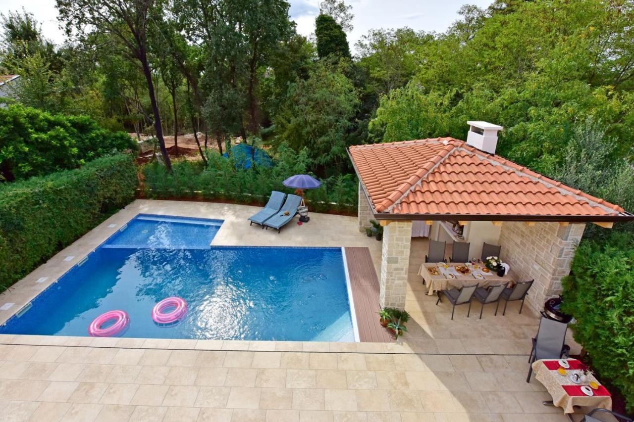 Apartments House Anna For Max 13 Persons In Porec, Pet Friendly Buitenkant foto