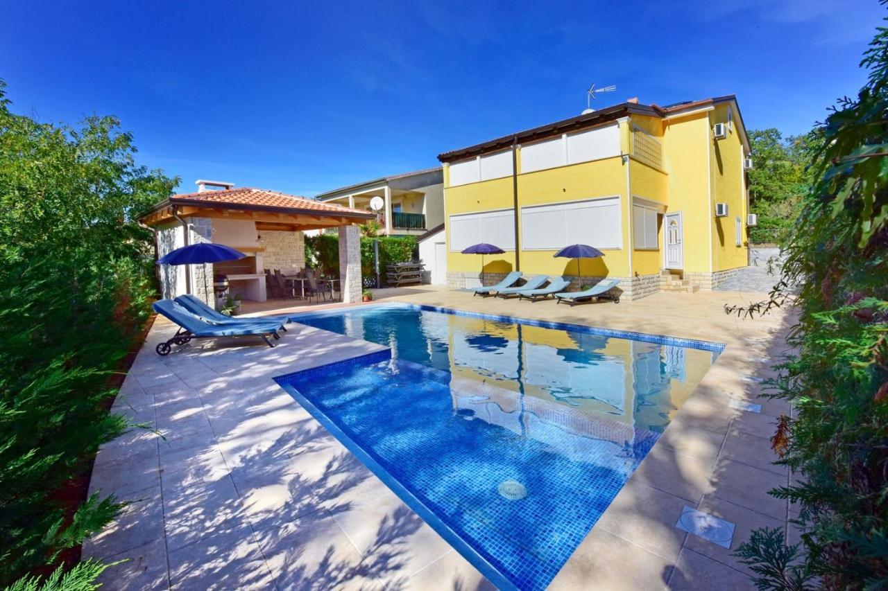 Apartments House Anna For Max 13 Persons In Porec, Pet Friendly Buitenkant foto