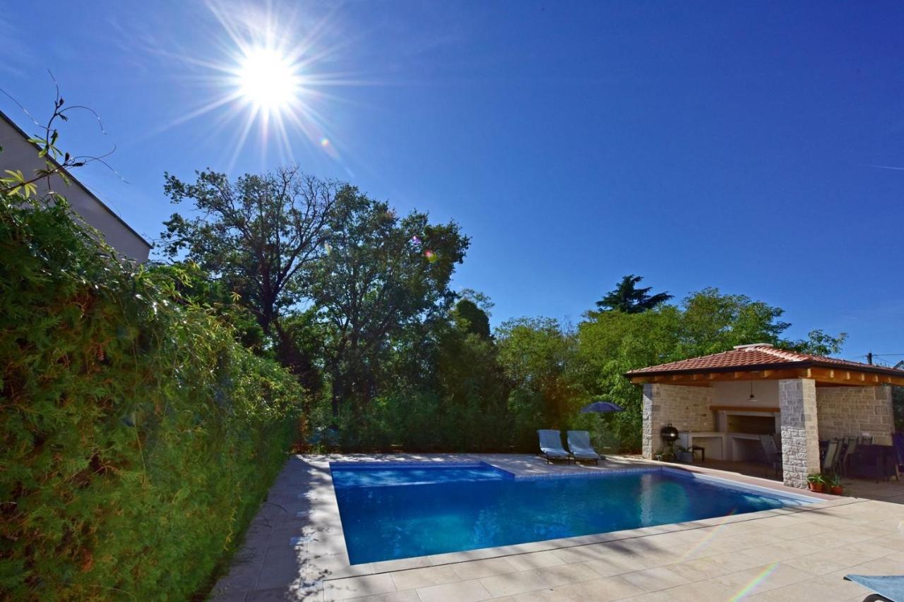 Apartments House Anna For Max 13 Persons In Porec, Pet Friendly Buitenkant foto