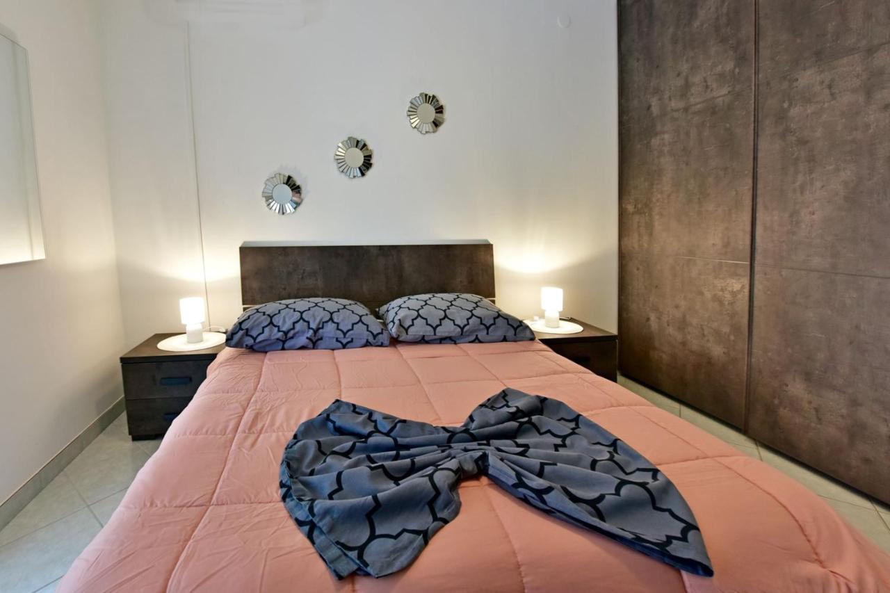Apartments House Anna For Max 13 Persons In Porec, Pet Friendly Buitenkant foto