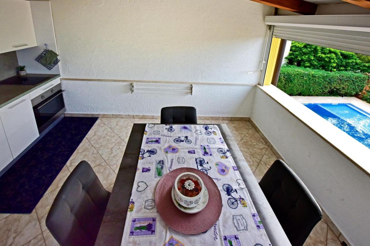 Apartments House Anna For Max 13 Persons In Porec, Pet Friendly Buitenkant foto